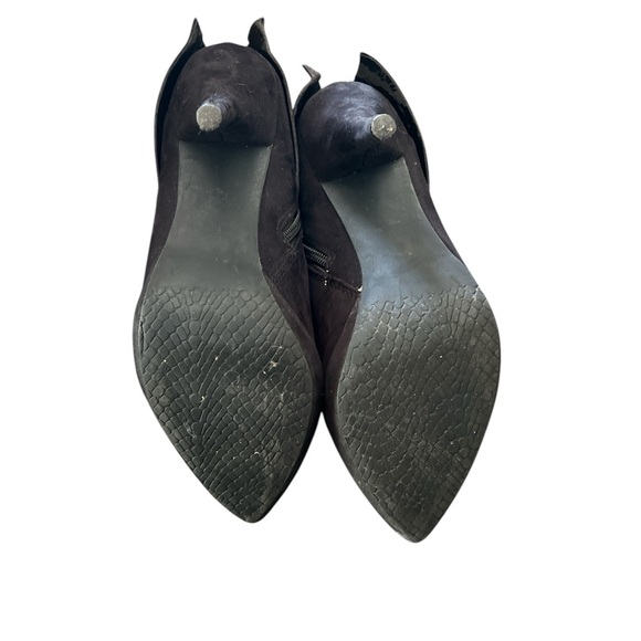 Black High-Heeled Ankle Boots with Ruched Design - Picture 5 of 5